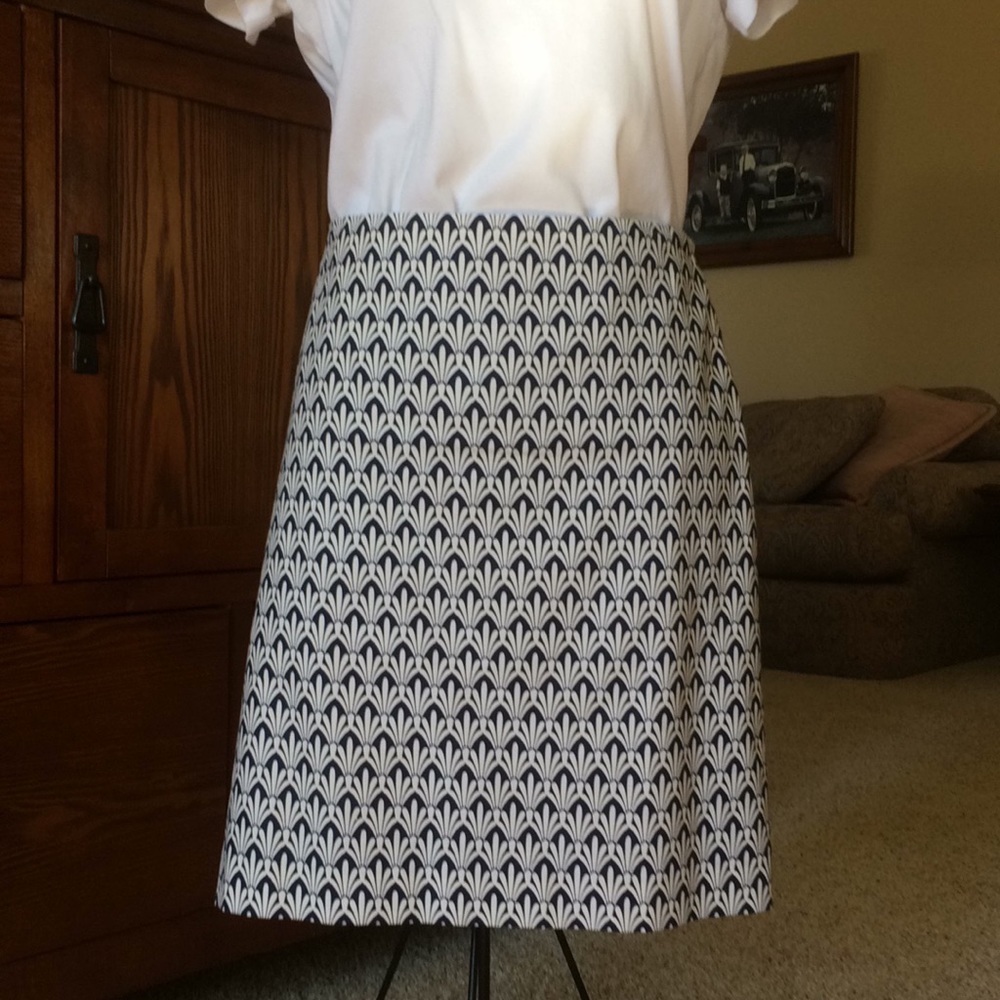 Talbots skirt -navy pattern